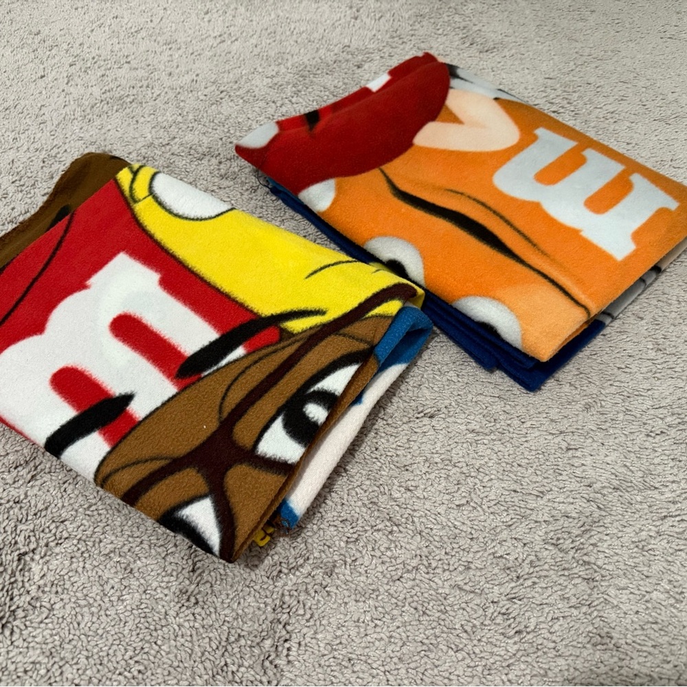 Set of 2 M&m kids blankets